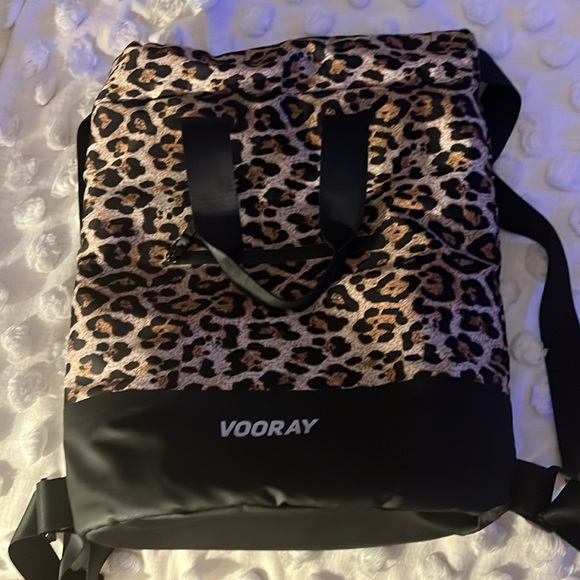 VOORAY Flex Cinch Backpack | Leopard Print - Picture 5 of 6